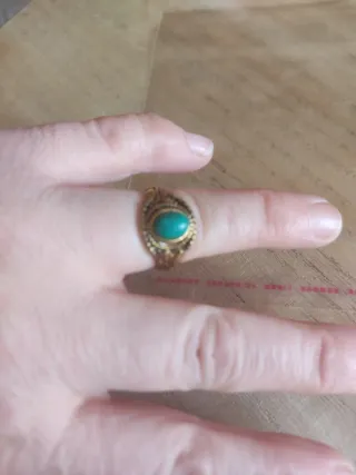 Anello ottone dorato con pietra verde