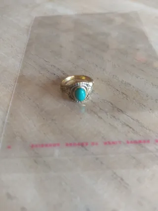 Anello ottone dorato con pietra verde