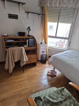 Alquilar habitación a una mujer