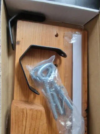 Jamonero con cuchillo y tornillería