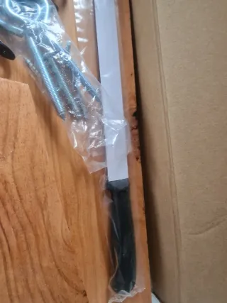 Jamonero con cuchillo y tornillería