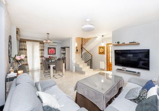 Casa adosada en venta en Zubia (La)