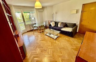Piso en alquiler en Media Legua en Madrid