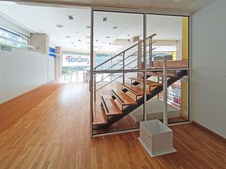 Local comercial en alquiler en Cuatro Caminos - Plaza de la Cubela en Coruña (A)