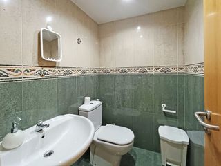 Local comercial en alquiler en Cuatro Caminos - Plaza de la Cubela en Coruña (A)