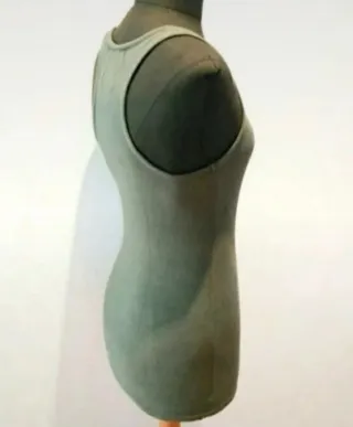 Camiseta sin mangas verde militar Bershka