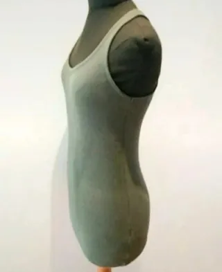 Camiseta sin mangas verde militar Bershka