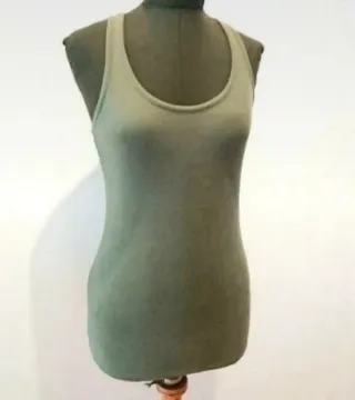 Camiseta sin mangas verde militar Bershka