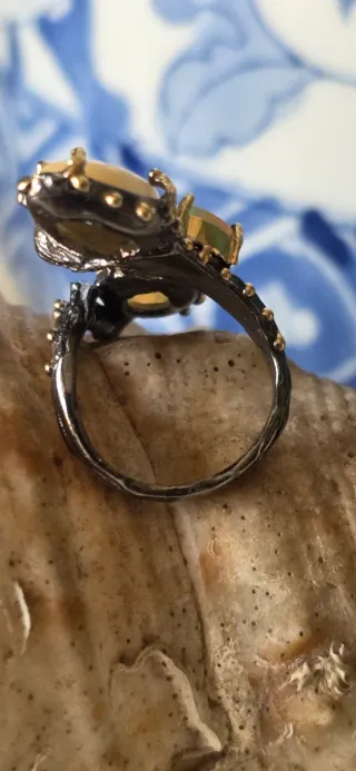 Anillo joya de autor escultórico opalo