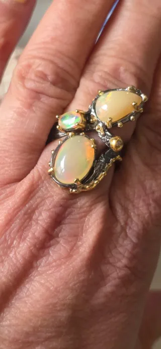 Anillo joya de autor escultórico opalo