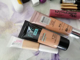 Lote cosméticos L'Oréal, Maybelline, NYX Elizabeth