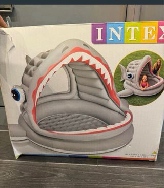 Piscina hinchable tiburón infantil