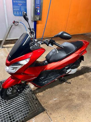 Honda PCX 125 Roja Scooter Automática