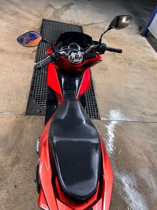 Honda PCX 125 Roja Scooter Automática