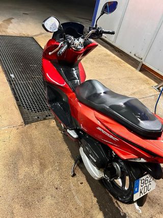 Honda PCX 125 Roja Scooter Automática