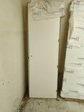 Puerta interior blanca 62 cm nueva