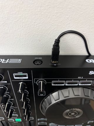 Roland DJ-202 Controlador DJ Compacto