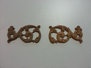 Pareja de guirnaldas de madera tallada