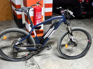 Bicicleta elettrica da montagna Rockrider