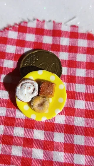 Piadina con dolci in miniatura