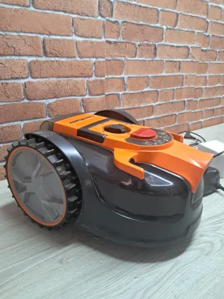 Robot tosaerba elettrico per giardini Lawnmaster OcuMow®16