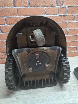 Robot tosaerba elettrico per giardini Lawnmaster OcuMow®16