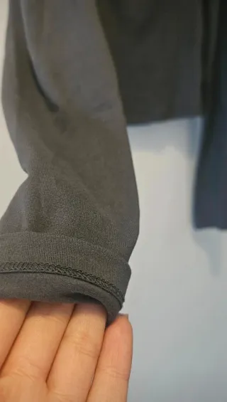 Blusa hombros descubiertos gris