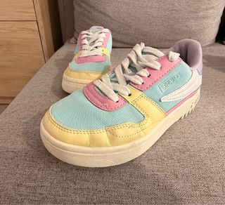 Lote Zapatillas Niña Converse, Fila, Nike,Mk.