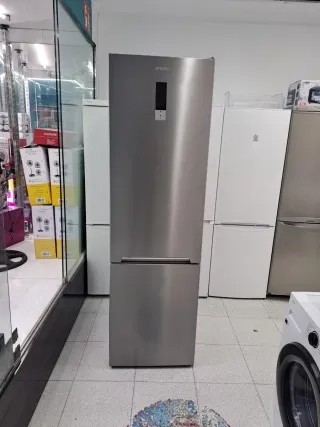 Nevera Smeg plateada 2,m con garantía