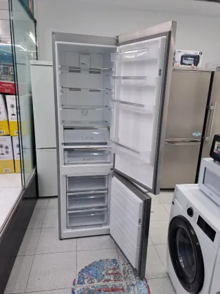 Nevera Smeg plateada 2,m con garantía