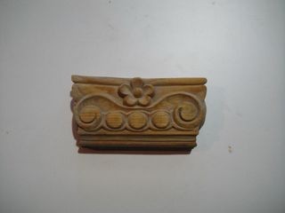 Capitel de columna tallado