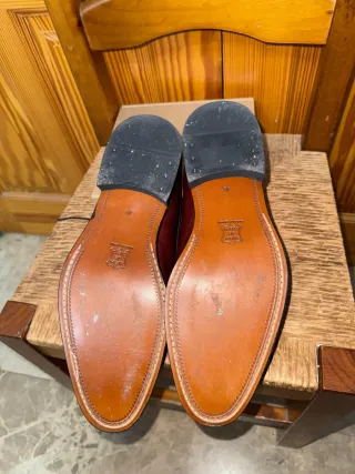 Zapatos de cuero burdeos