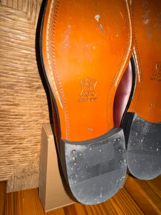 Zapatos de cuero burdeos