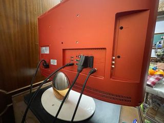 Televisión LG 26 Blanca y Roja tv