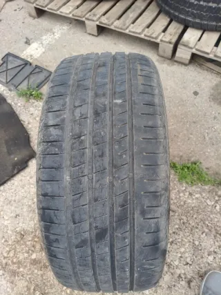 Neumático 225/45R17