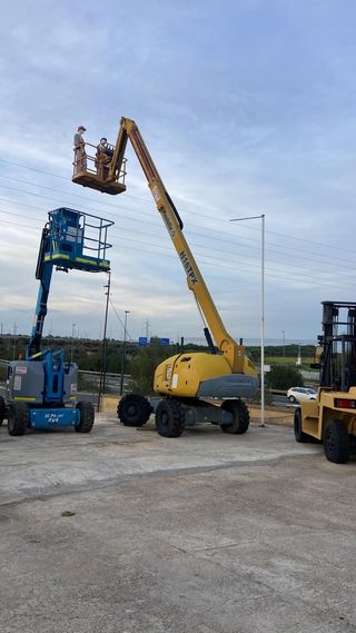 ALQUILER Y VENTA DE MAQUINARIA DE OBRA Y AGRICOLA