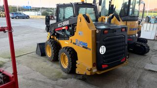 ALQUILER Y VENTA DE MAQUINARIA DE OBRA Y AGRICOLA