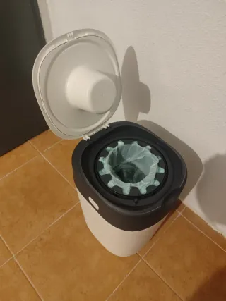 Papelera para pañales sin usar