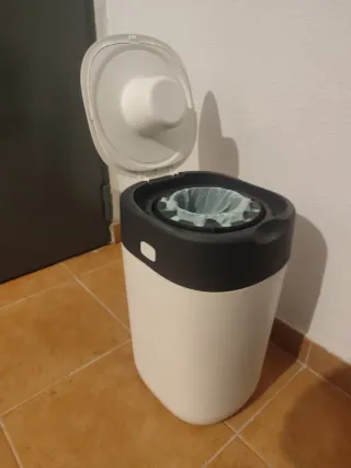 Papelera para pañales sin usar