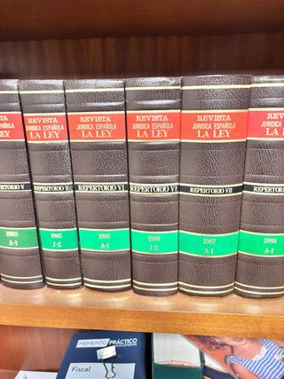 Lote REVISTA JURÍDICA LA LEY