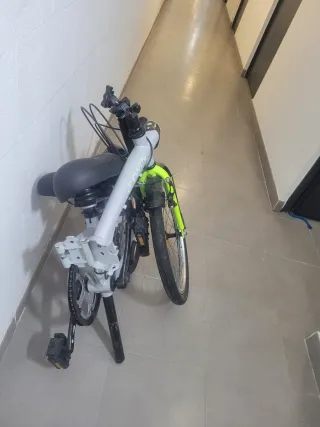 Bicicleta Plegable Decathlon Gris y Verde