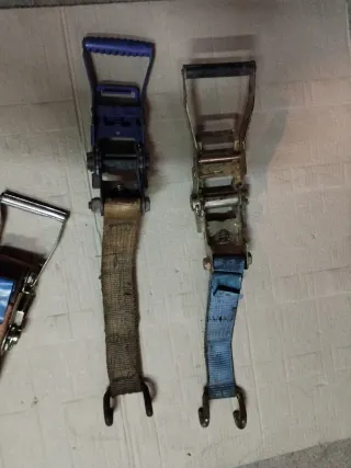 Tenditori a cricchetto e cinghie