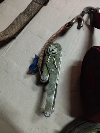 Tenditori a cricchetto e cinghie