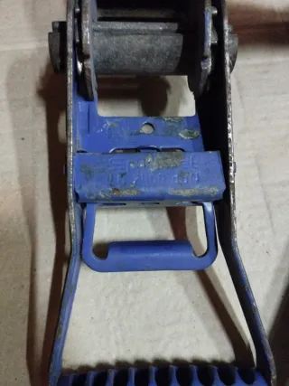 Tenditori a cricchetto e cinghie