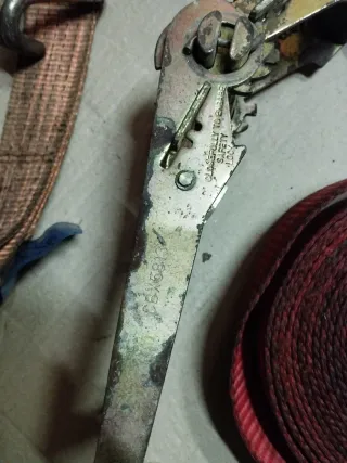 Tenditori a cricchetto e cinghie