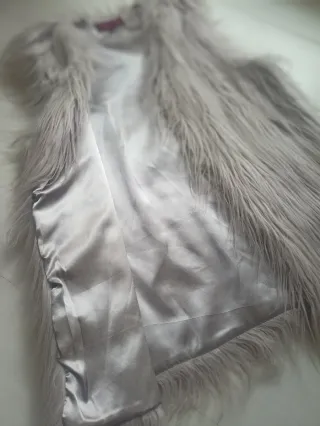 Chaleco de pelo precioso color