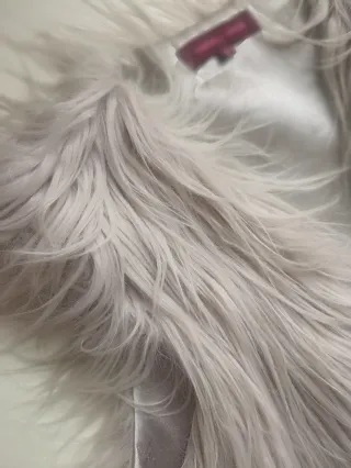 Chaleco de pelo precioso color