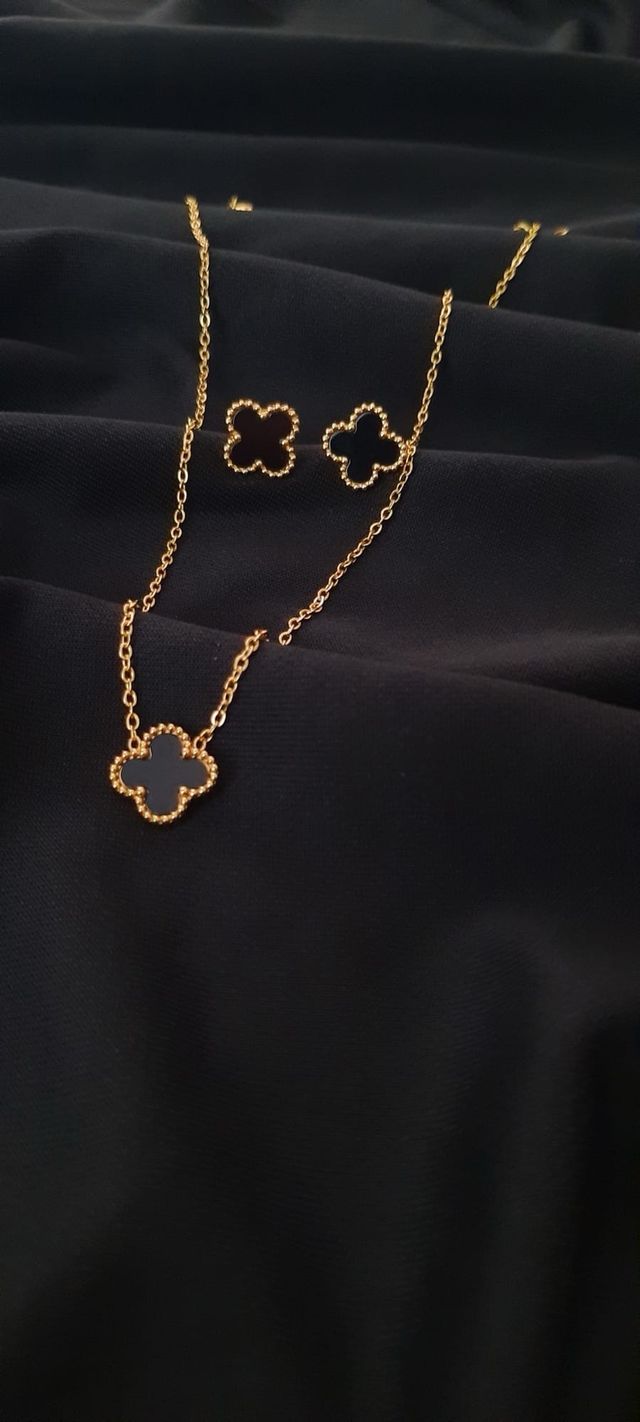 Conjunto Van Cleef Acero Inoxidable Oro 22k Negro