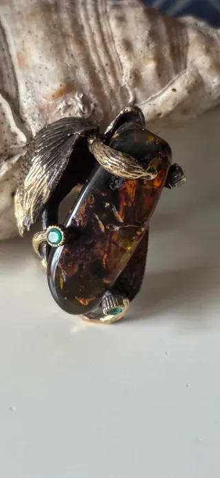 Anillo escultórico ambar natural