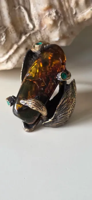 Anillo escultórico ambar natural